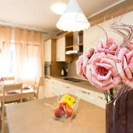 Strandnahe Schoene Mit Klima, Wifi Appartement